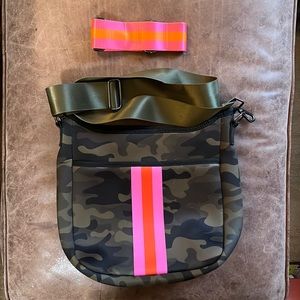 Haute Shore crossbody camo bag, extra pink strap